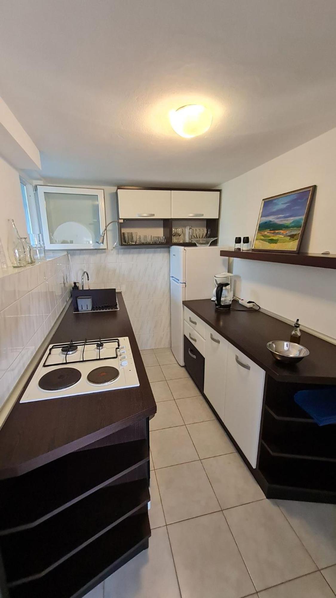 Apartmani Ela Prvic Luka Ngoại thất bức ảnh