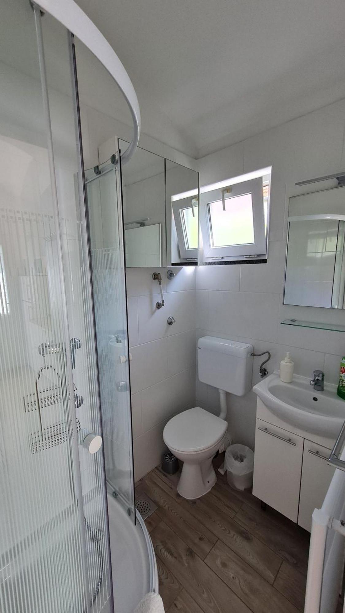 Apartmani Ela Prvic Luka Ngoại thất bức ảnh