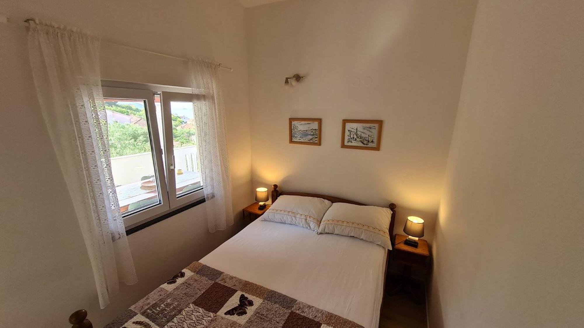 Apartmani Ela Prvic Luka Ngoại thất bức ảnh
