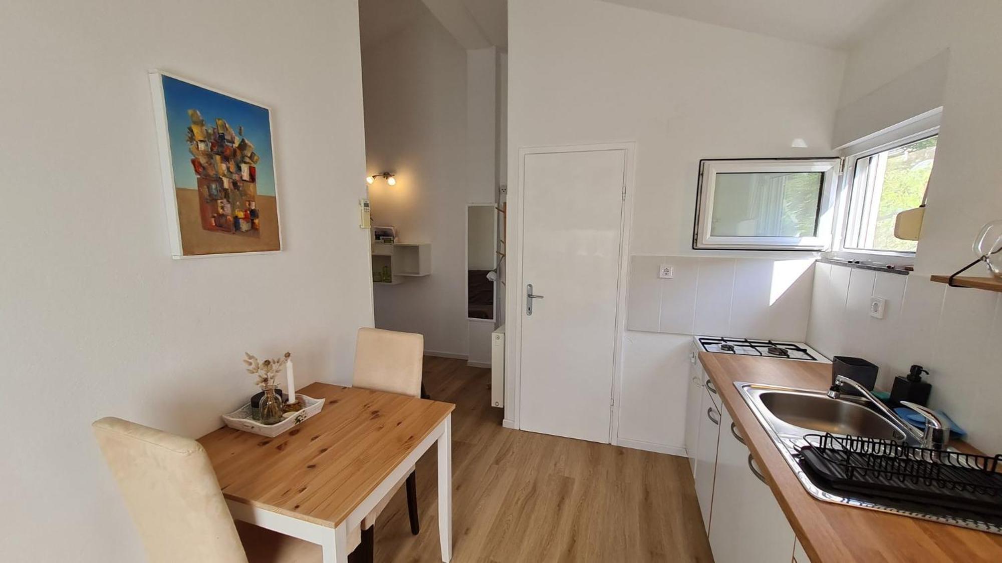 Apartmani Ela Prvic Luka Ngoại thất bức ảnh