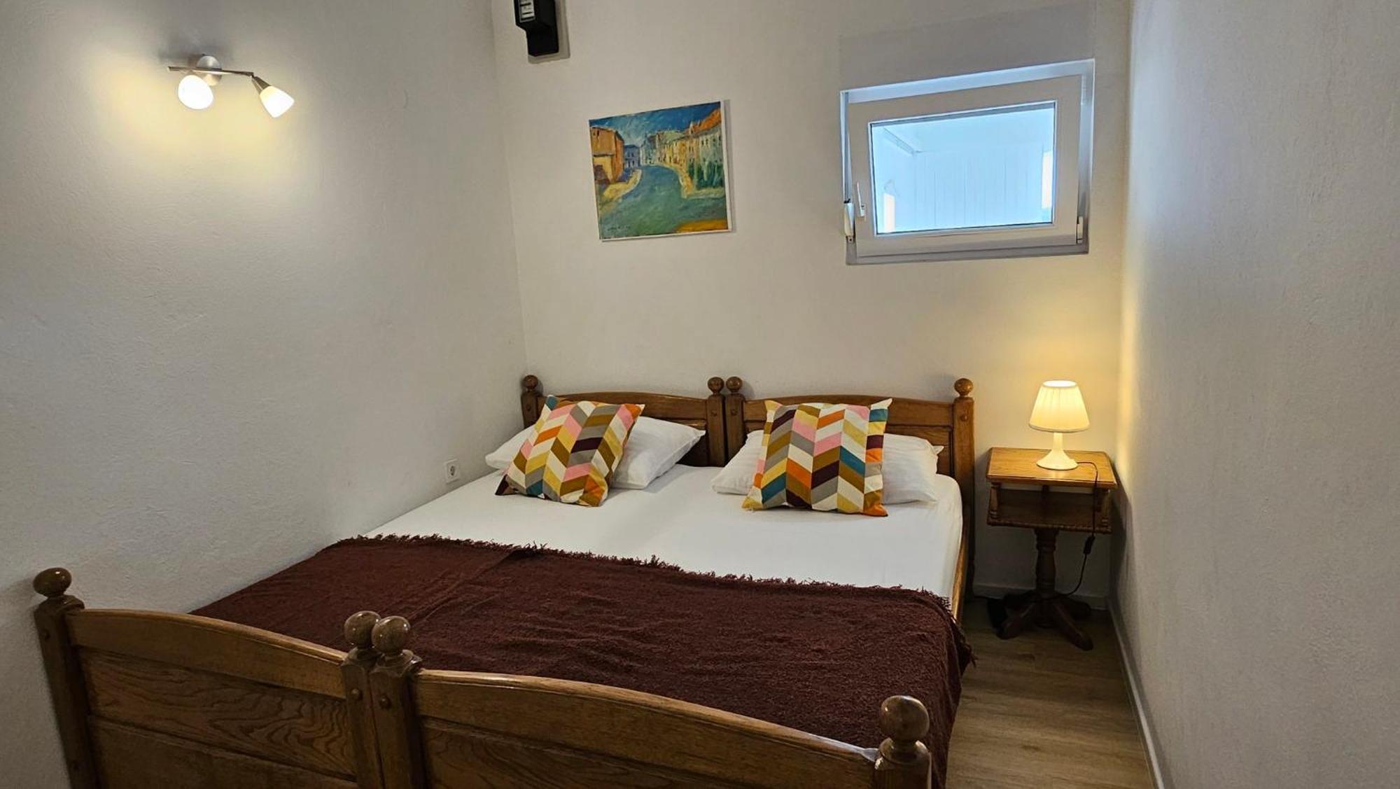 Apartmani Ela Prvic Luka Ngoại thất bức ảnh