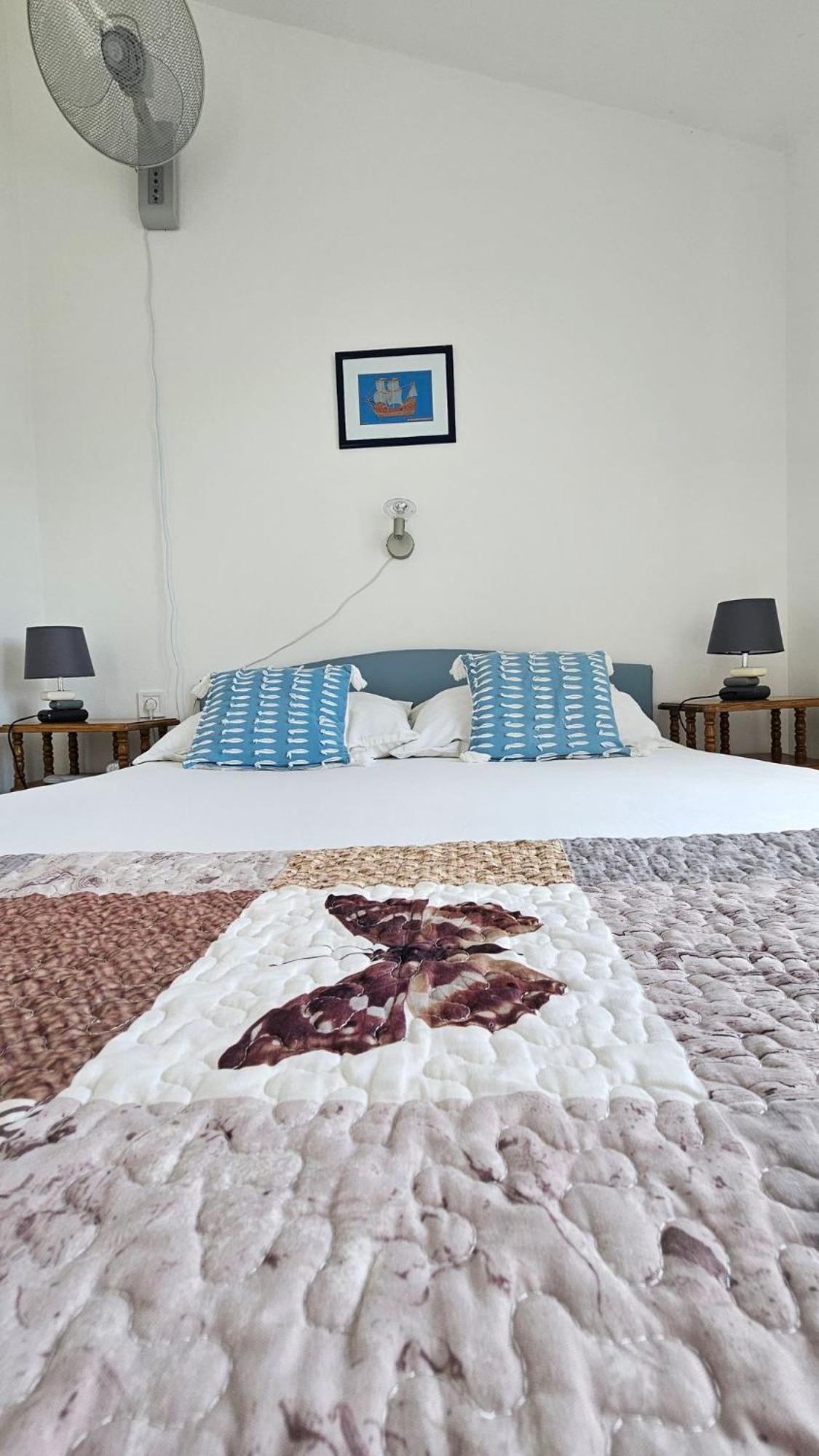 Apartmani Ela Prvic Luka Ngoại thất bức ảnh
