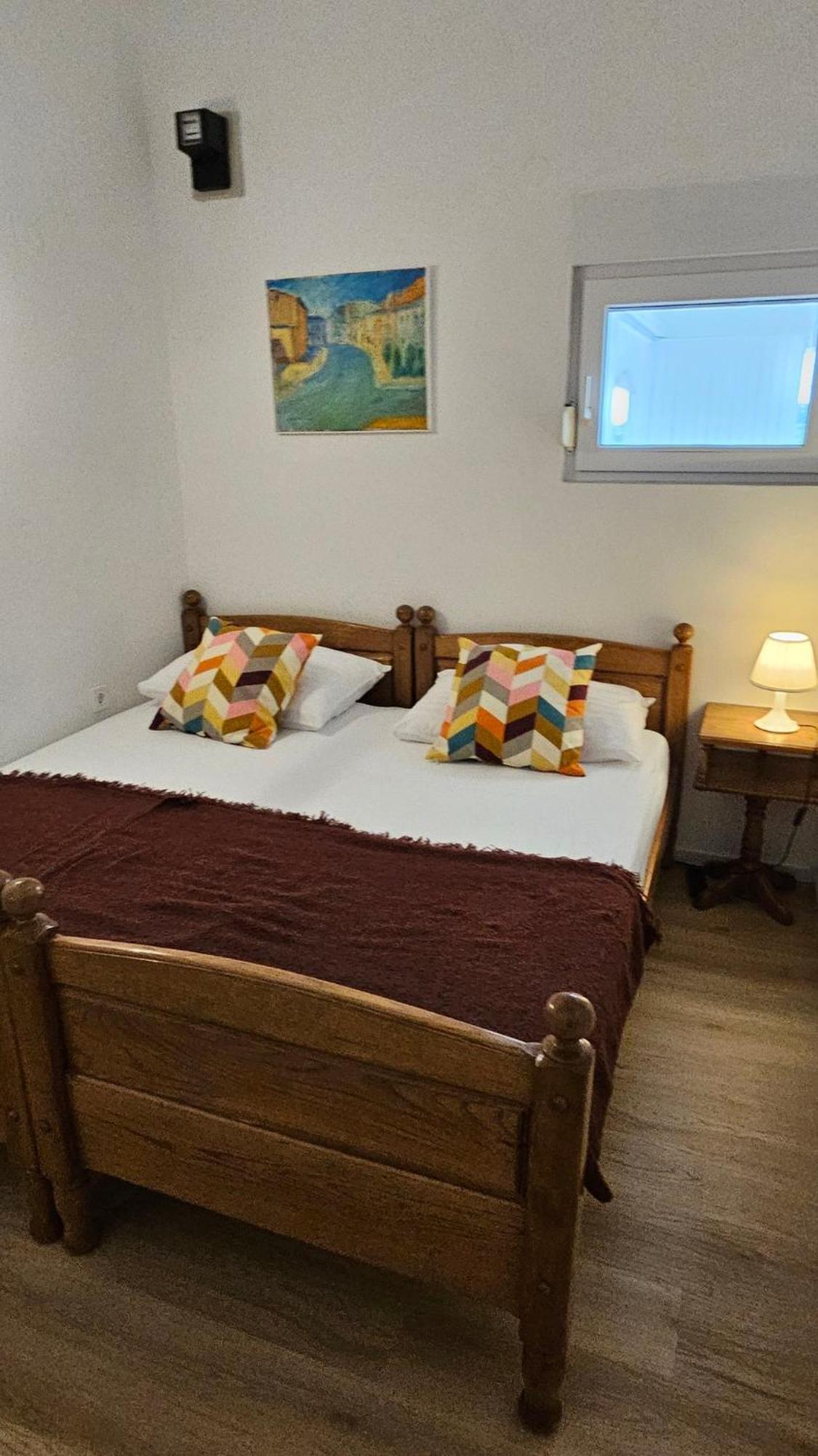 Apartmani Ela Prvic Luka Ngoại thất bức ảnh